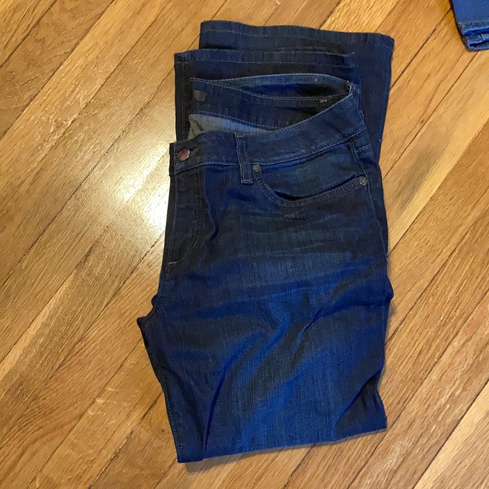 Joe’s Jeans. Icon fit. Wider leg. Size 32.